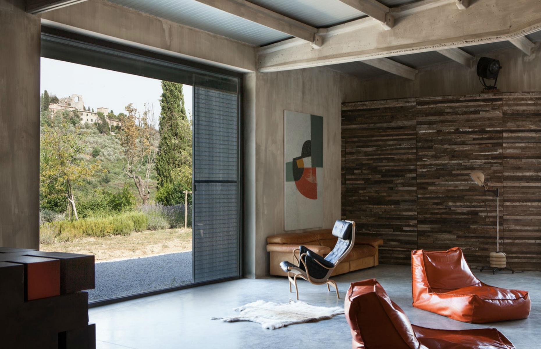 Villa Monteli, Tuscany, Italy: You won't believe people live inside these hangar homes